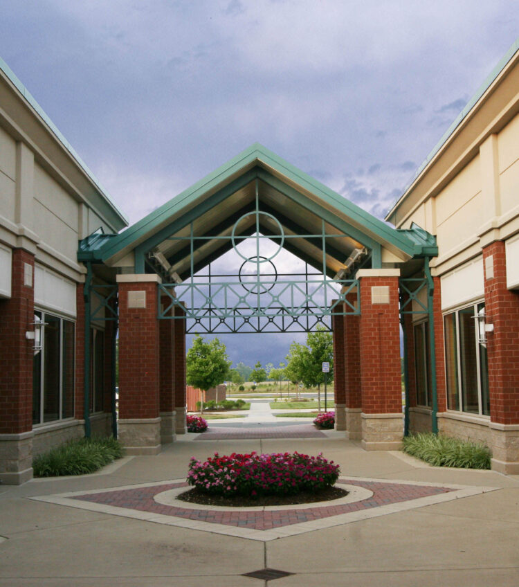 WEB-Dulles Trade Courtyard